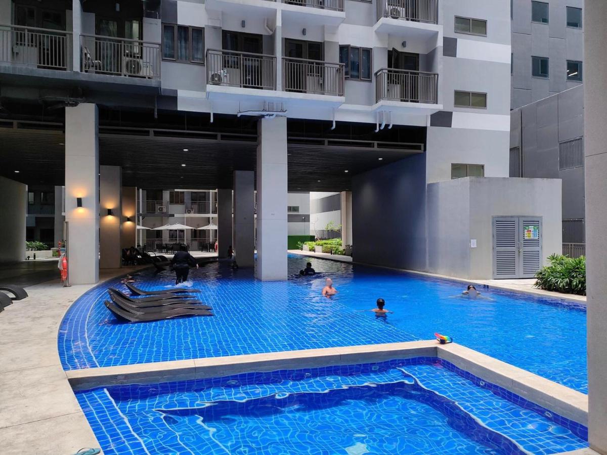 Suitetrails - Rosver Hideaway at S Residence Close to MOA a 5 minutes walk