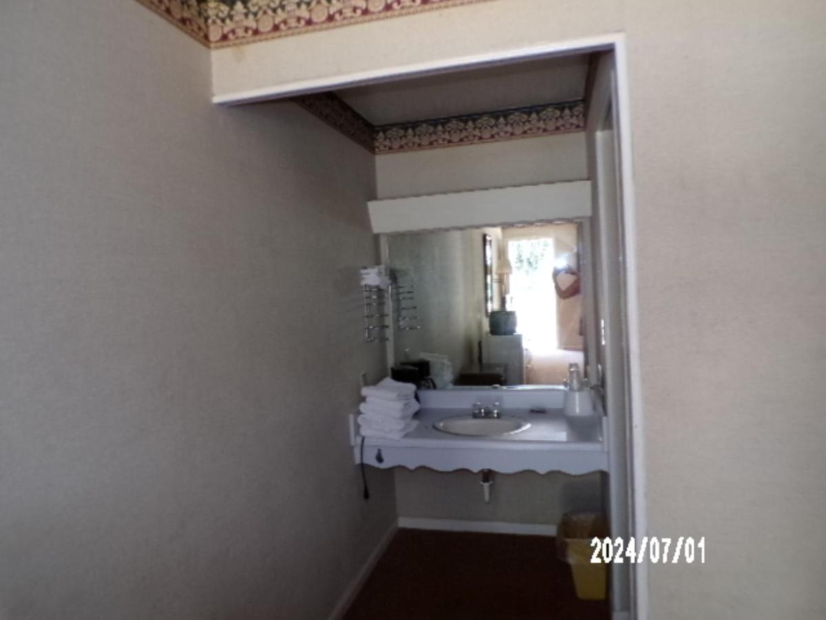 Relax Inn - Housity
