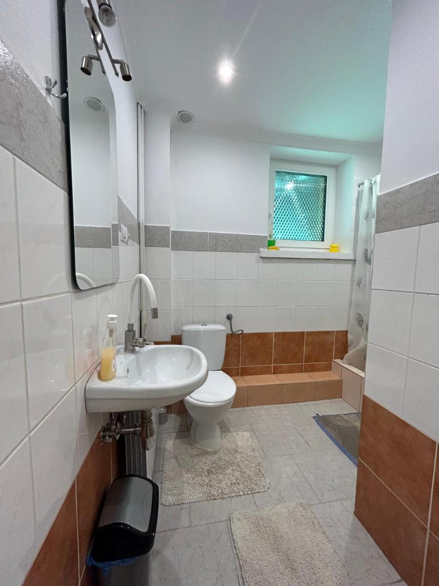 Leśniewscy - Pokoje Gościnne - Housity