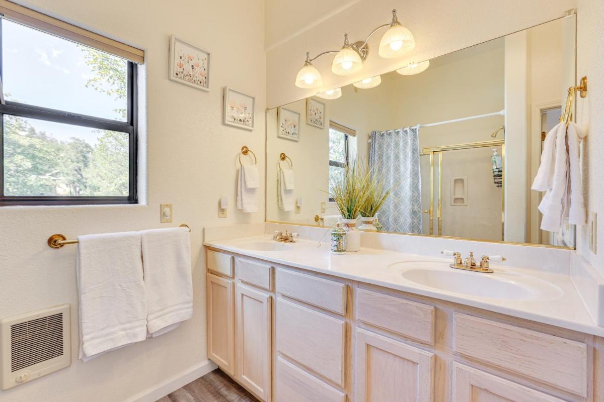 2 Mi to Dwtn Family Getaway with Deck in Payson! - Housity