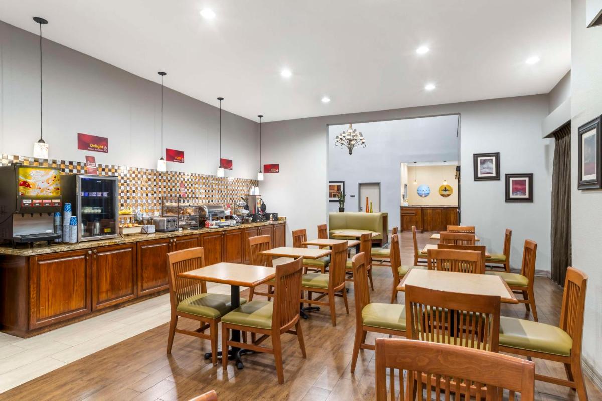 Best Western PLUS Hobby Airport Inn and Suites - Hizvo