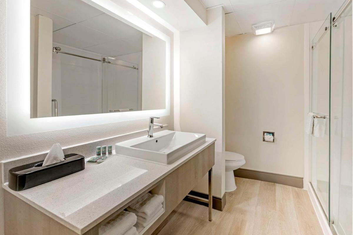 Best Western Brentwood - Housity