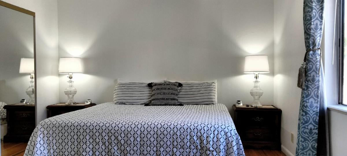 Cozy, Quiet Home in Family-Friendly Neighborhood! - Housity