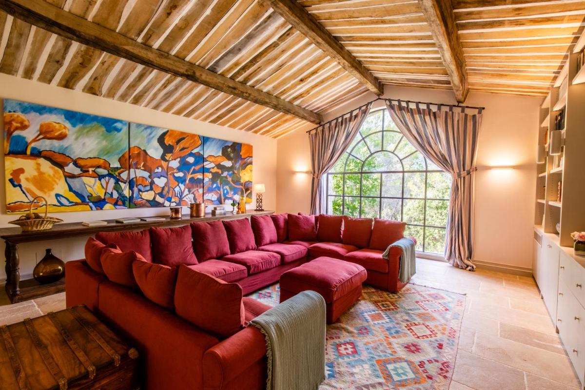 Coin salon dans l'établissement Château de Berne
