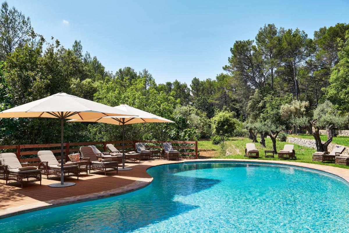 Piscine de l'établissement Château de Berne ou située à proximité