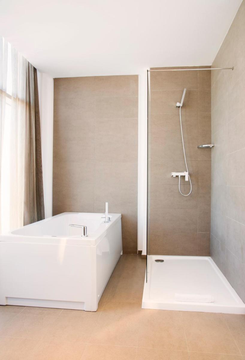 Hotel Sercotel Plana Parc - Housity