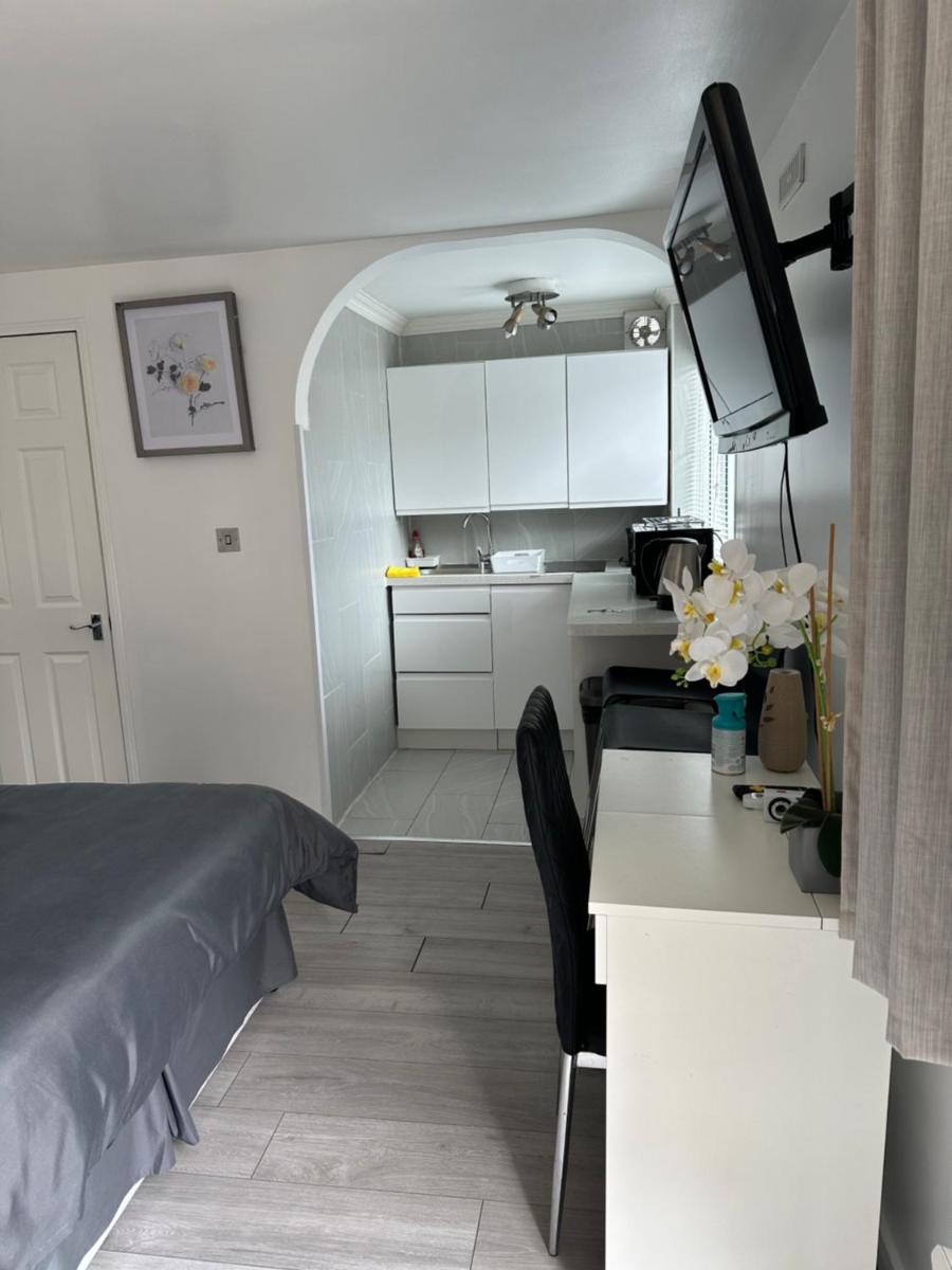 Outhouse fully equipped studio - Housity