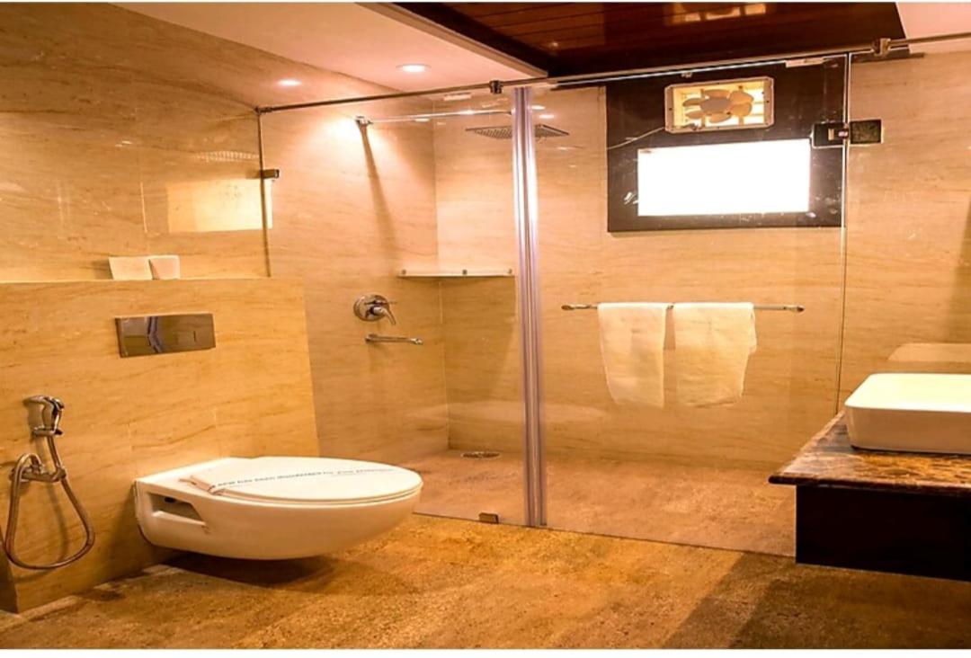 Hotel Agra Grande By Goyal Hoteliers - Housity