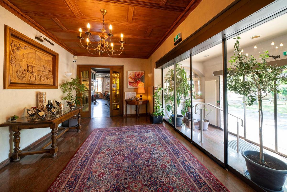 Photo de la galerie de l'établissement Hotel Munsch Restaurant & Wellness, Colmar Nord - Haut-Koenigsbourg, à Saint-Hippolyte