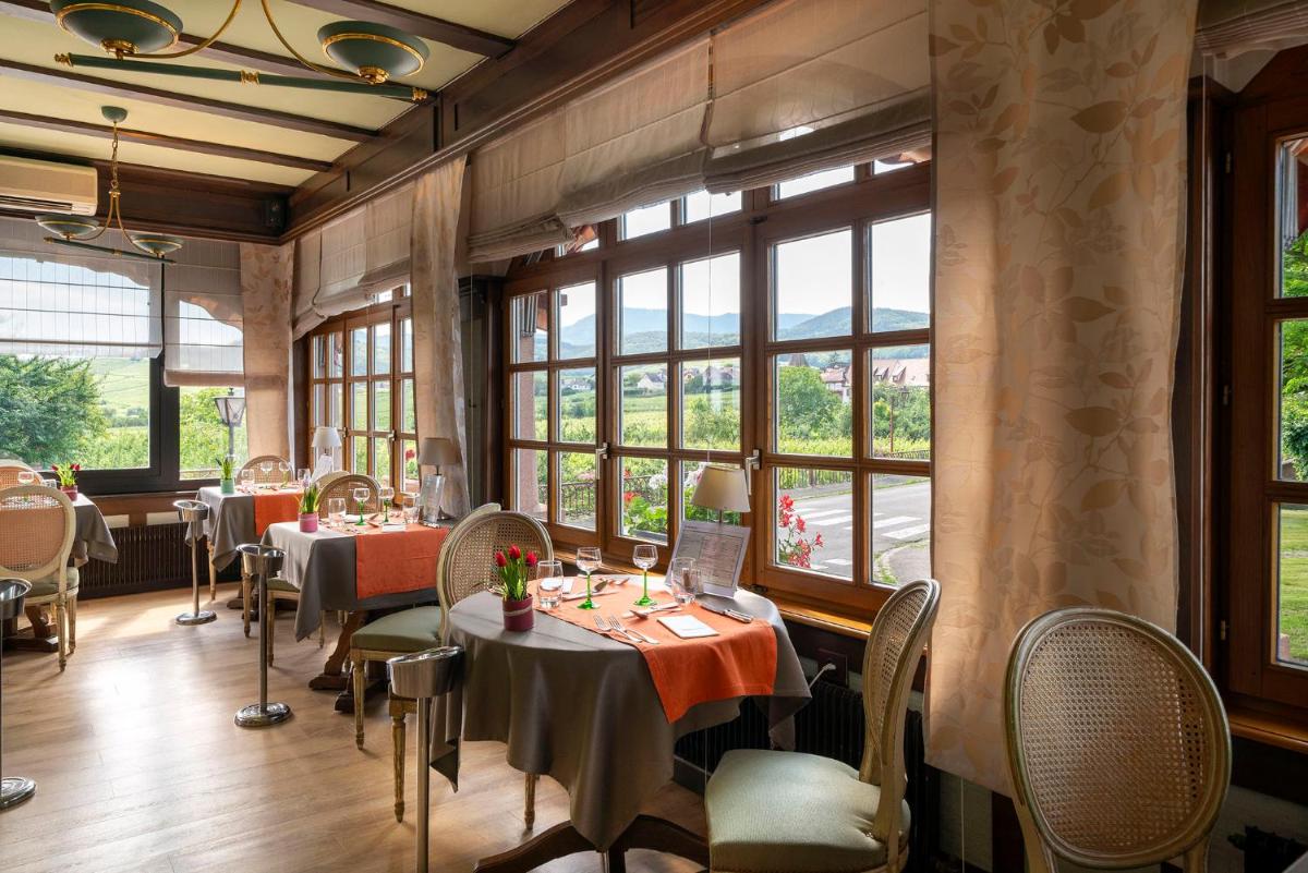 Coin salon dans l'établissement Hotel Munsch Restaurant & Wellness, Colmar Nord - Haut-Koenigsbourg