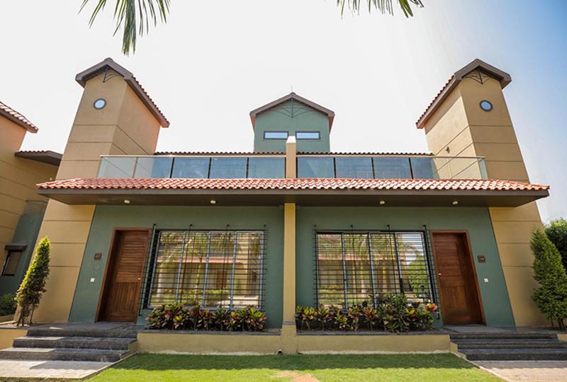 La Casa Club and Resort - Housity
