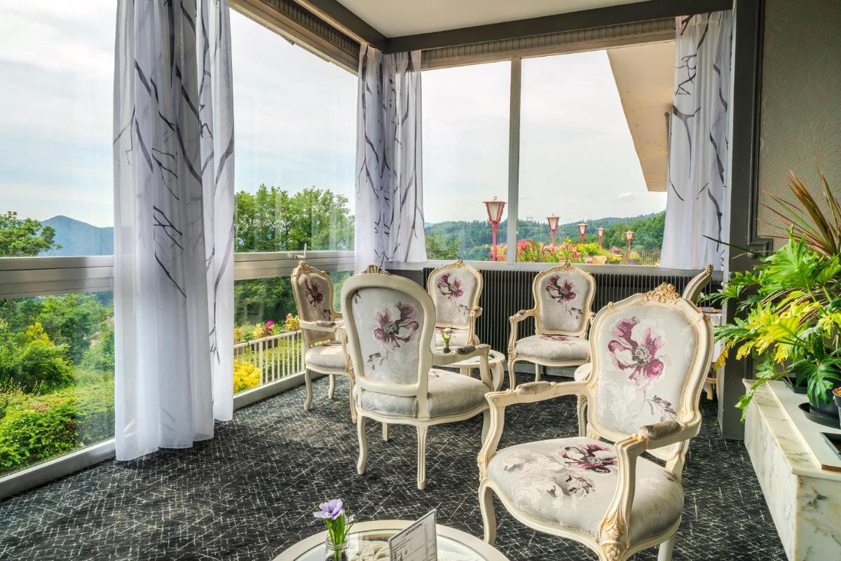 Balcon ou terrasse dans l'établissement Alexain Hotel Restaurant & Wellness - Colmar Ouest