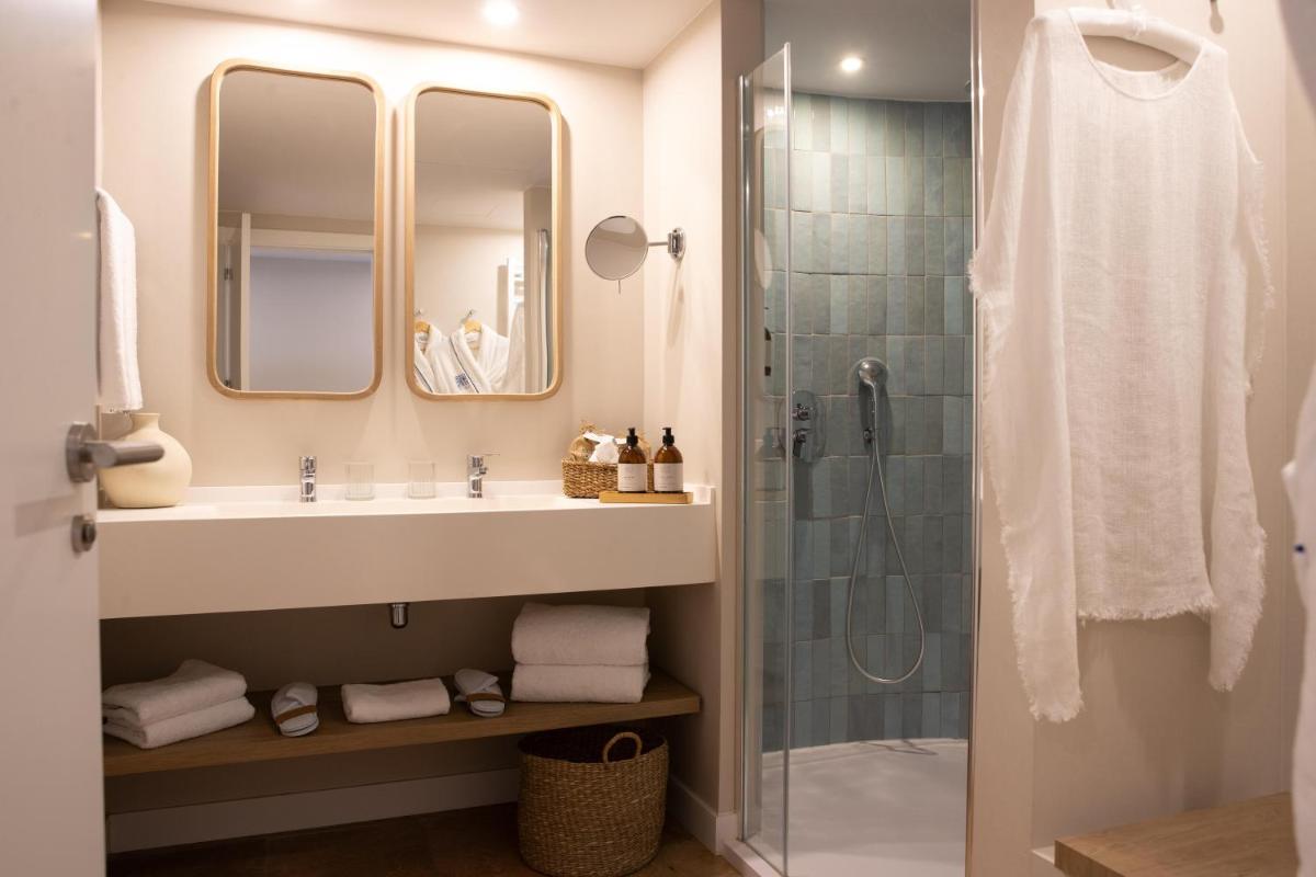 Un baño de METT Marbella Estepona