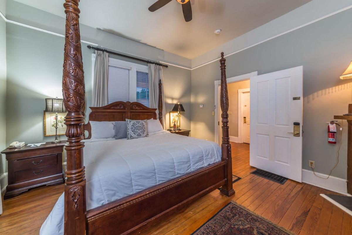 The Beaufort Inn - Housity