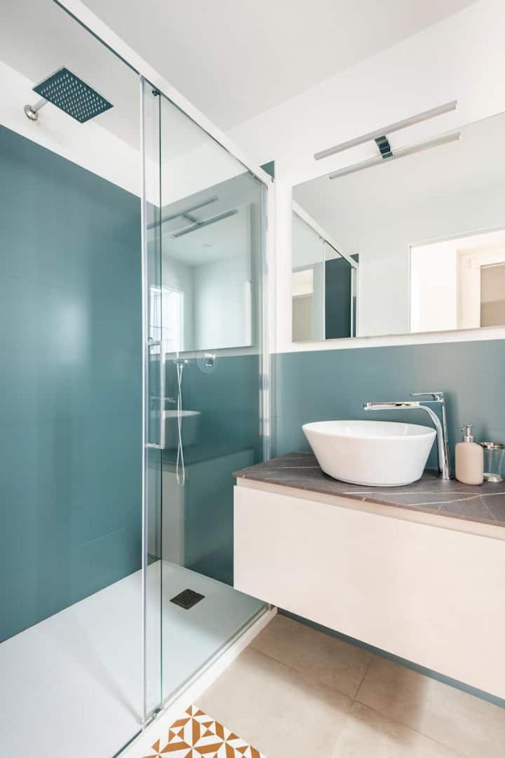 Domus: modern Loft in the center of Parma - Housity