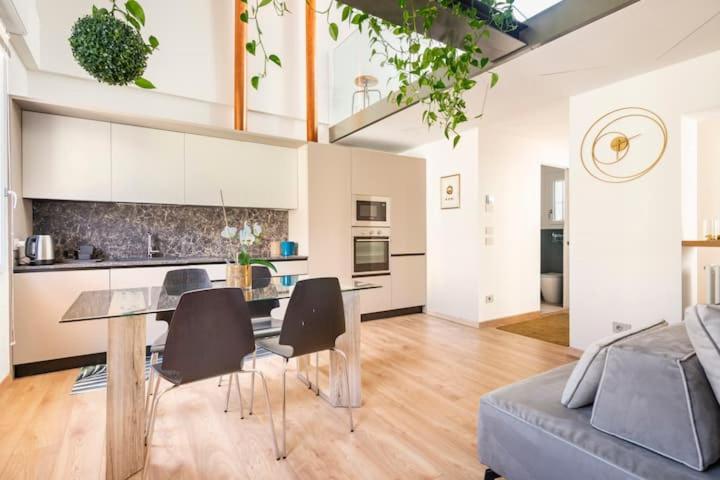 Suitetrails - Domus: modern Loft in the center of Parma