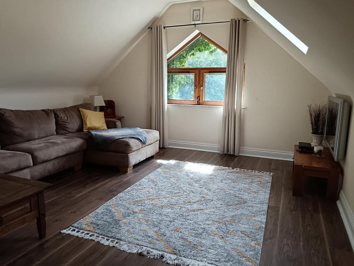 Victoria's Countryside Apartment - Housity