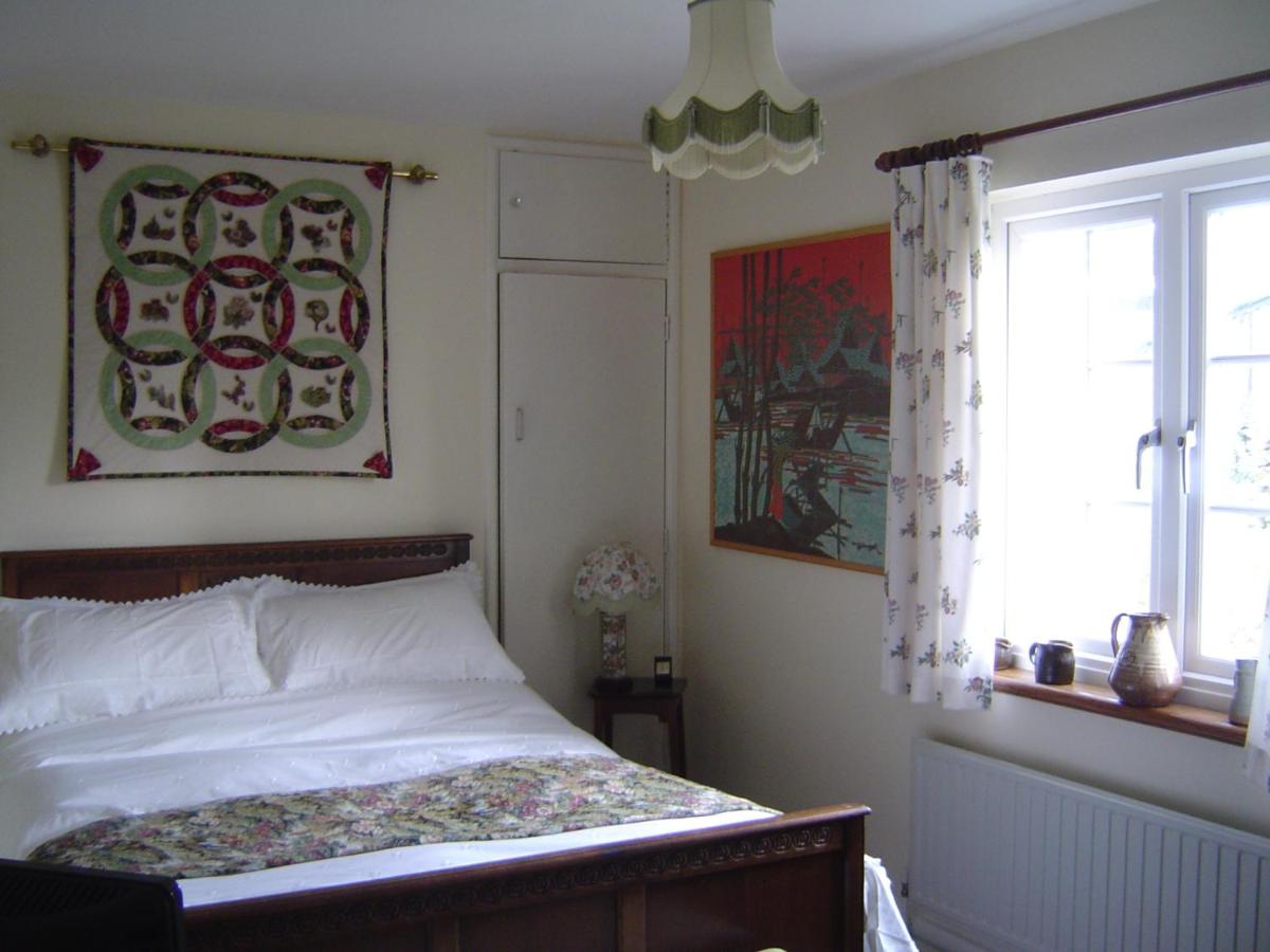 Holdstrong Farmhouse - Housity