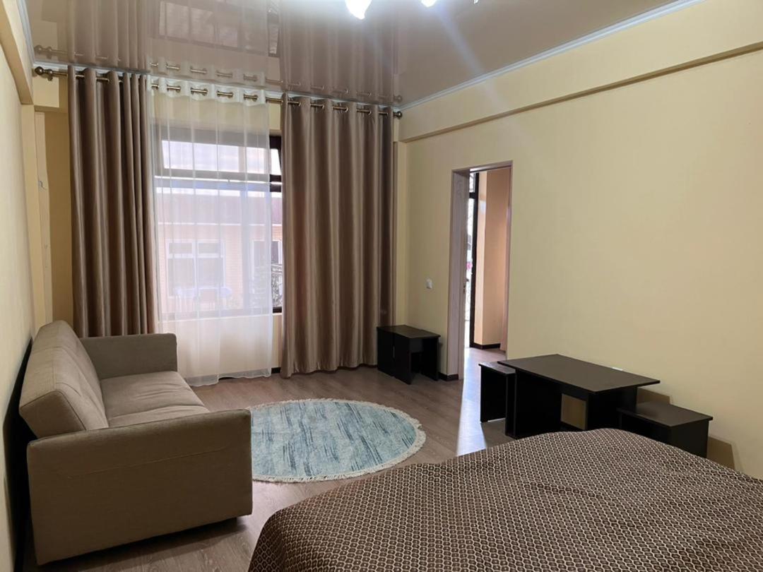 Aknur Deluxe hotel - Housity