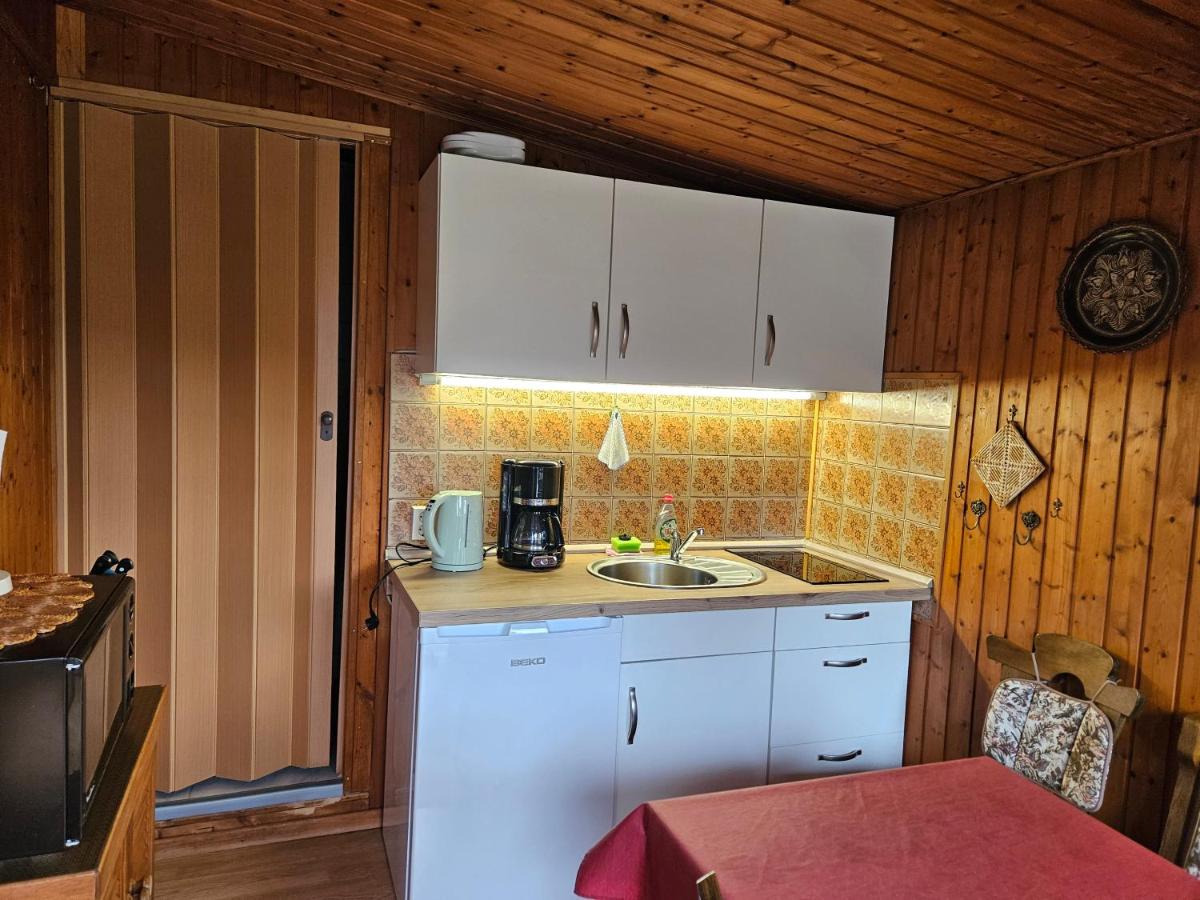Ferienhaus in Geesthacht-Tesperhude direkt am Waldrand - Housity