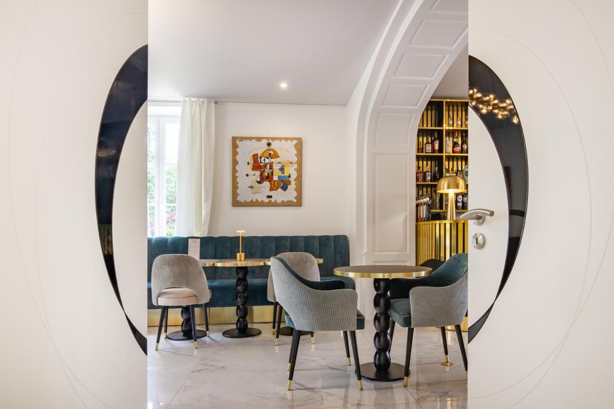 Coin salon dans l'établissement Château de Maraval