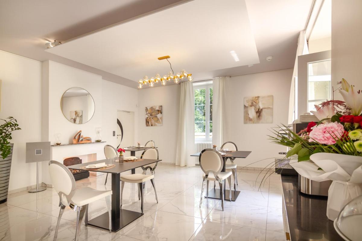 Coin salon dans l'établissement Château de Maraval