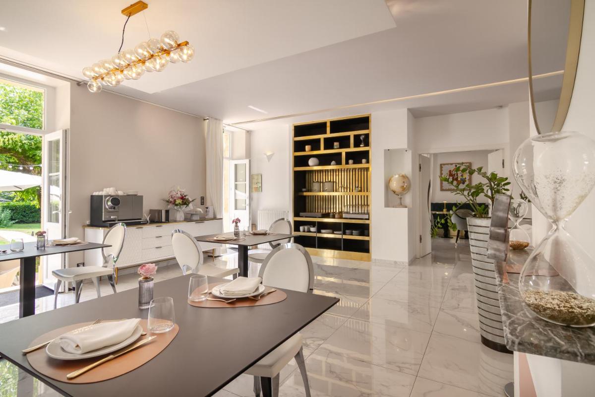 Cuisine ou kitchenette dans l'établissement Château de Maraval