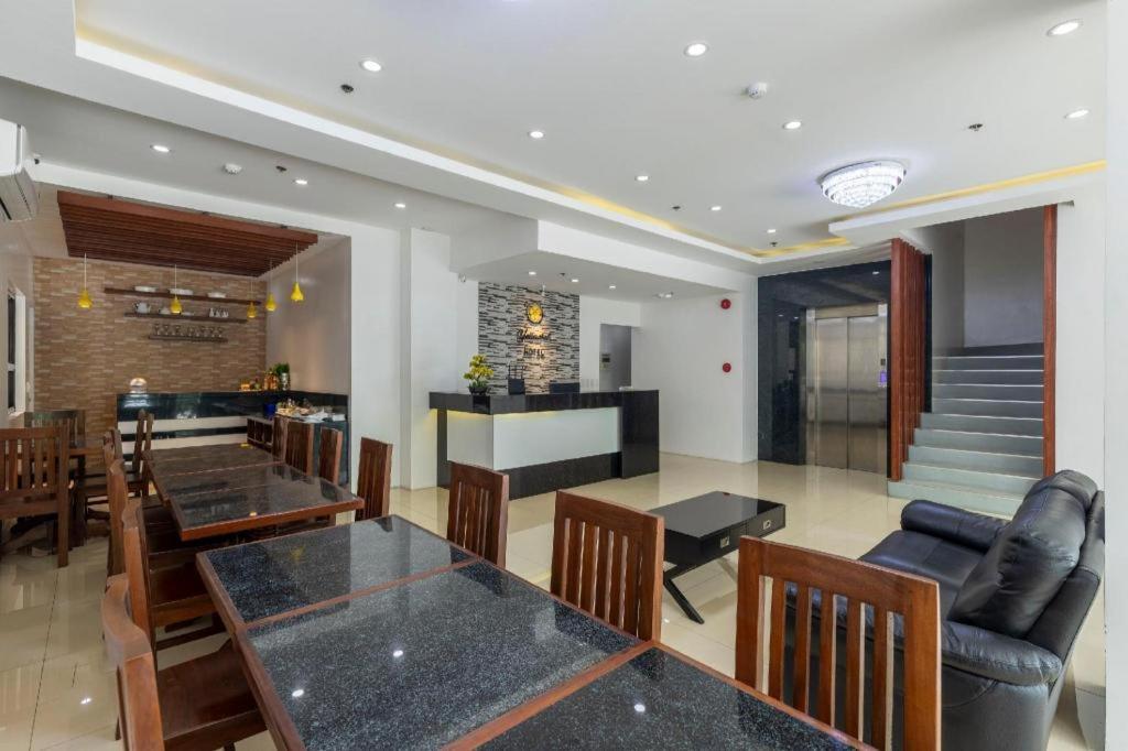 Yellowbell Hotel - Housity