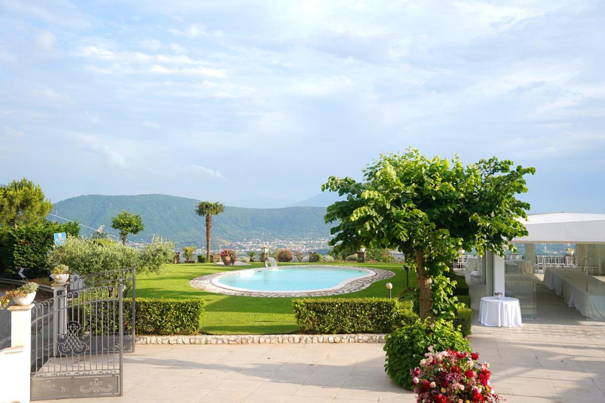 Hotel Ristorante Guardanapoli - Housity