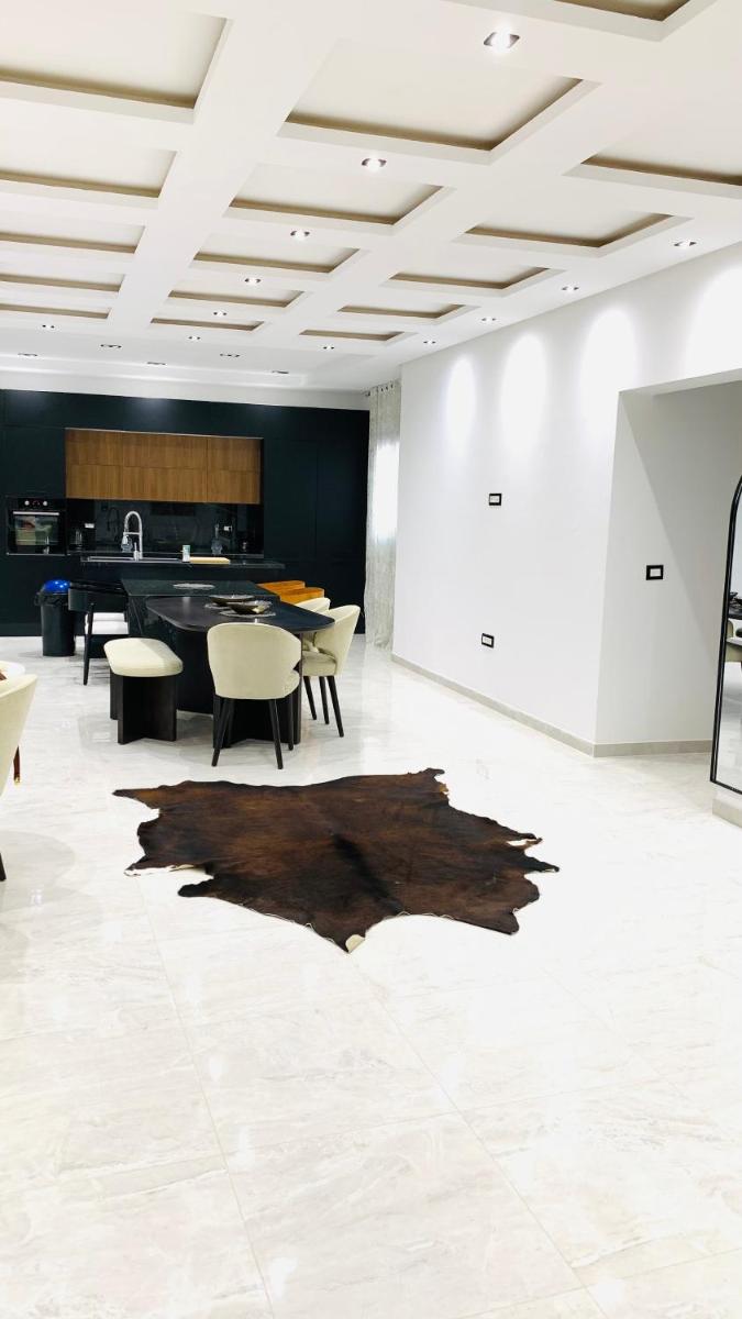 Holy City Gem Modern 4 Bedroom Apartment in Kairwan or Al Qayrawān - Housity
