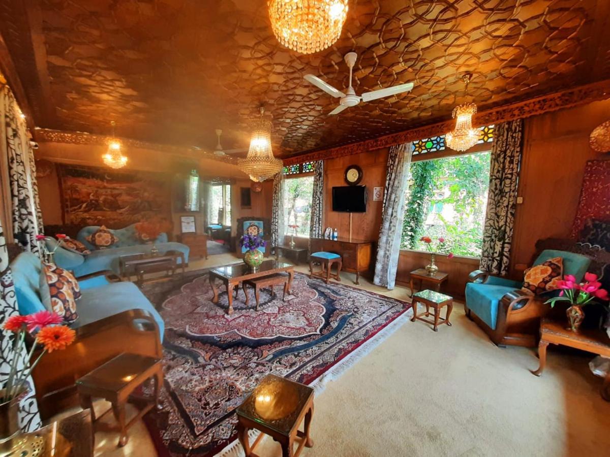 The Badyari Palace Houseboats - Hizvo