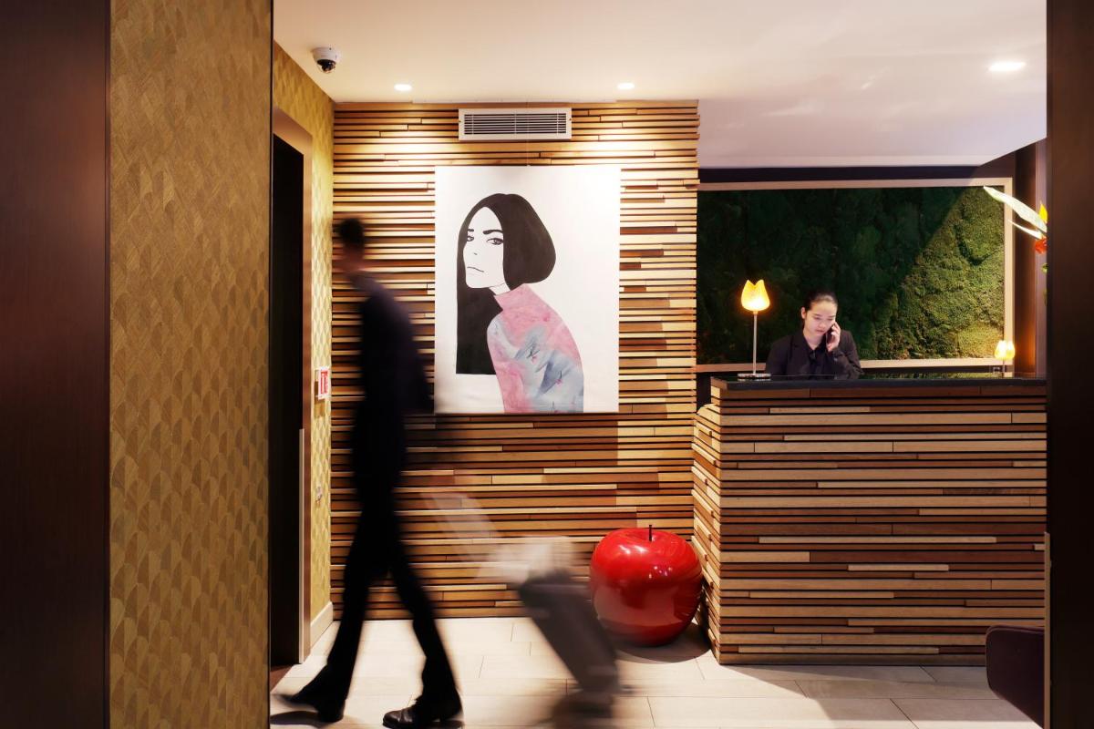 Coin salon dans l'établissement Hotel Eden