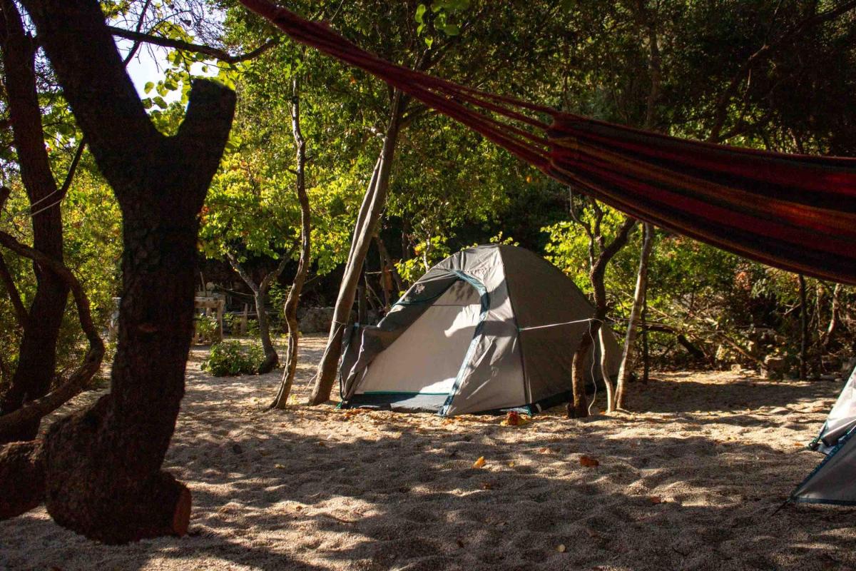 Lost Paradise Camping Beach & Bar - Hizvo
