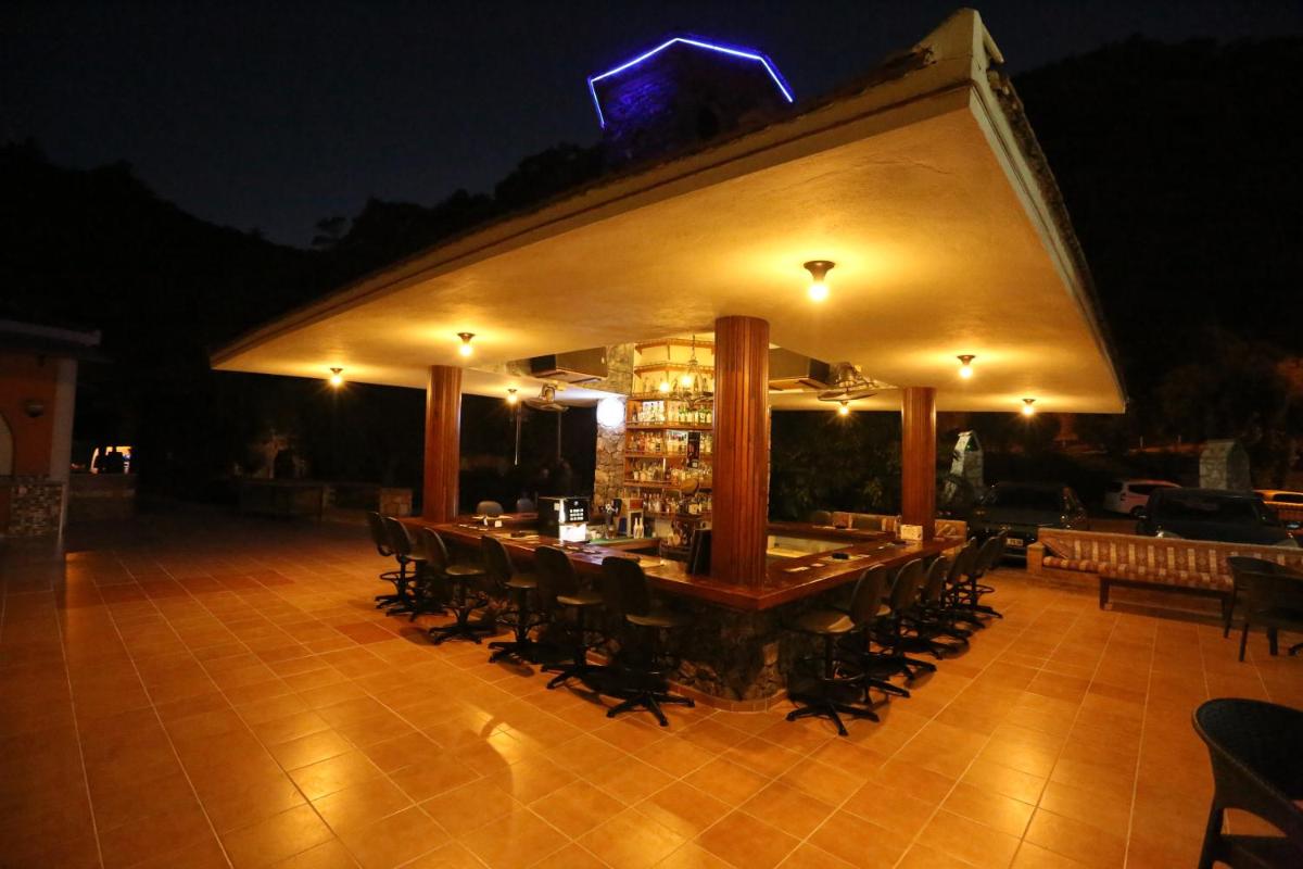 The Tower Hotel - Housity