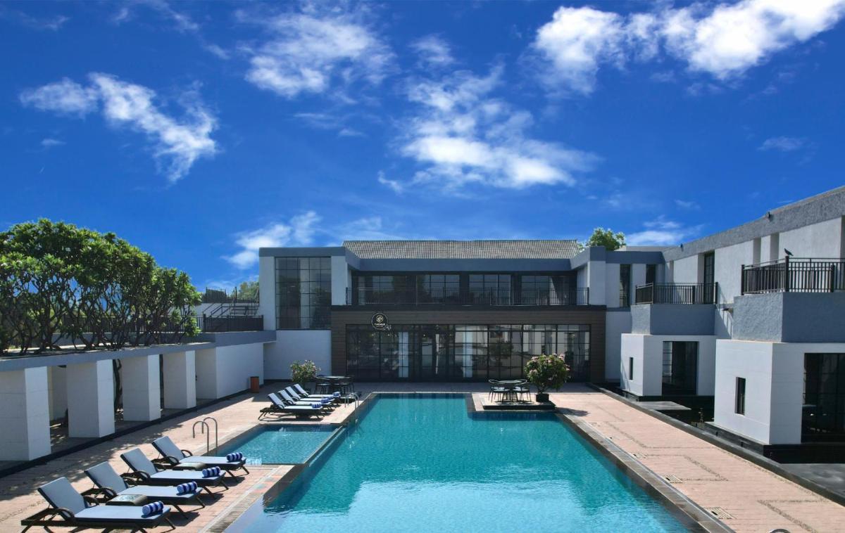 The Augusta Club & Resort - Housity
