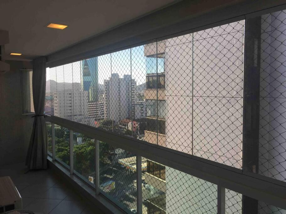 TOP DA PRAIA - 2qts, ar cond, WIFI, cozinha, garagem , completo - Housity