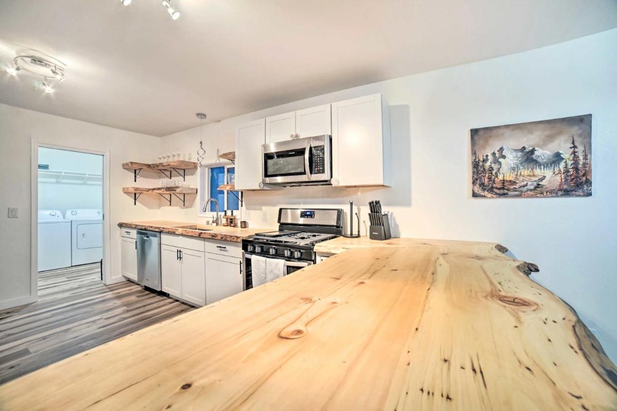 Apartment in Anchorage -10 Mi to Alaska Zoo! apts - Housity