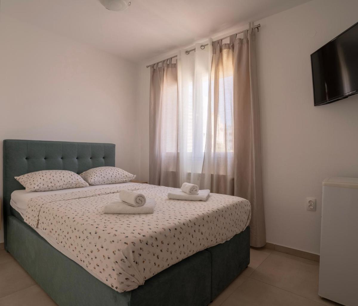 Apartments & Rooms Petra - Housity