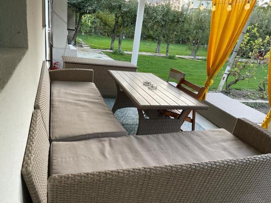 Casa Castroian - Housity