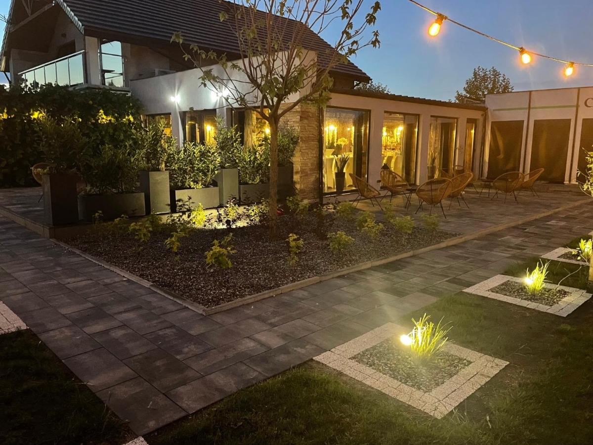 Catalpa Camp - Housity