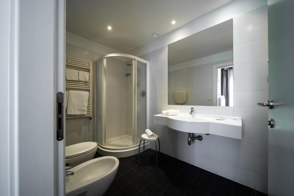 Hotel Trieste - Housity