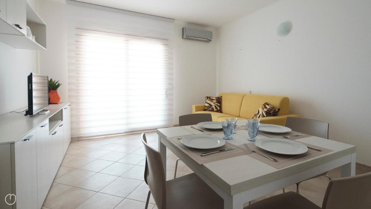 Welcomely - Xenia Boutique House - Housity