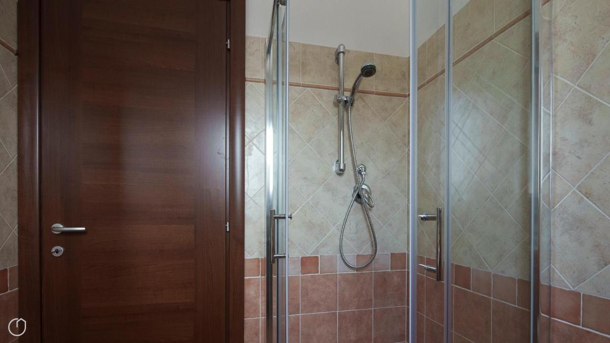 Welcomely - Xenia Boutique House - Housity