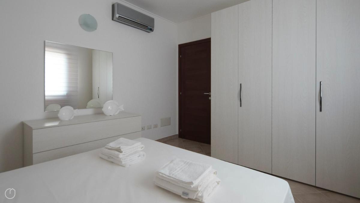 Welcomely - Xenia Boutique House - Housity