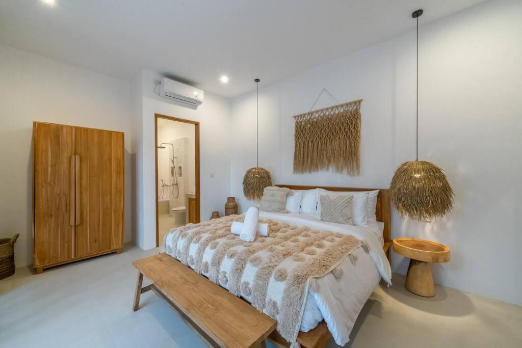 Villa TOLOSA - Mediterranean & Modern 3BR Canggu Beach - Housity