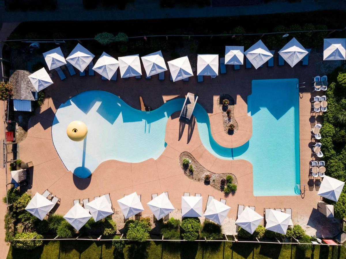 Riviera Beach Resort - Housity