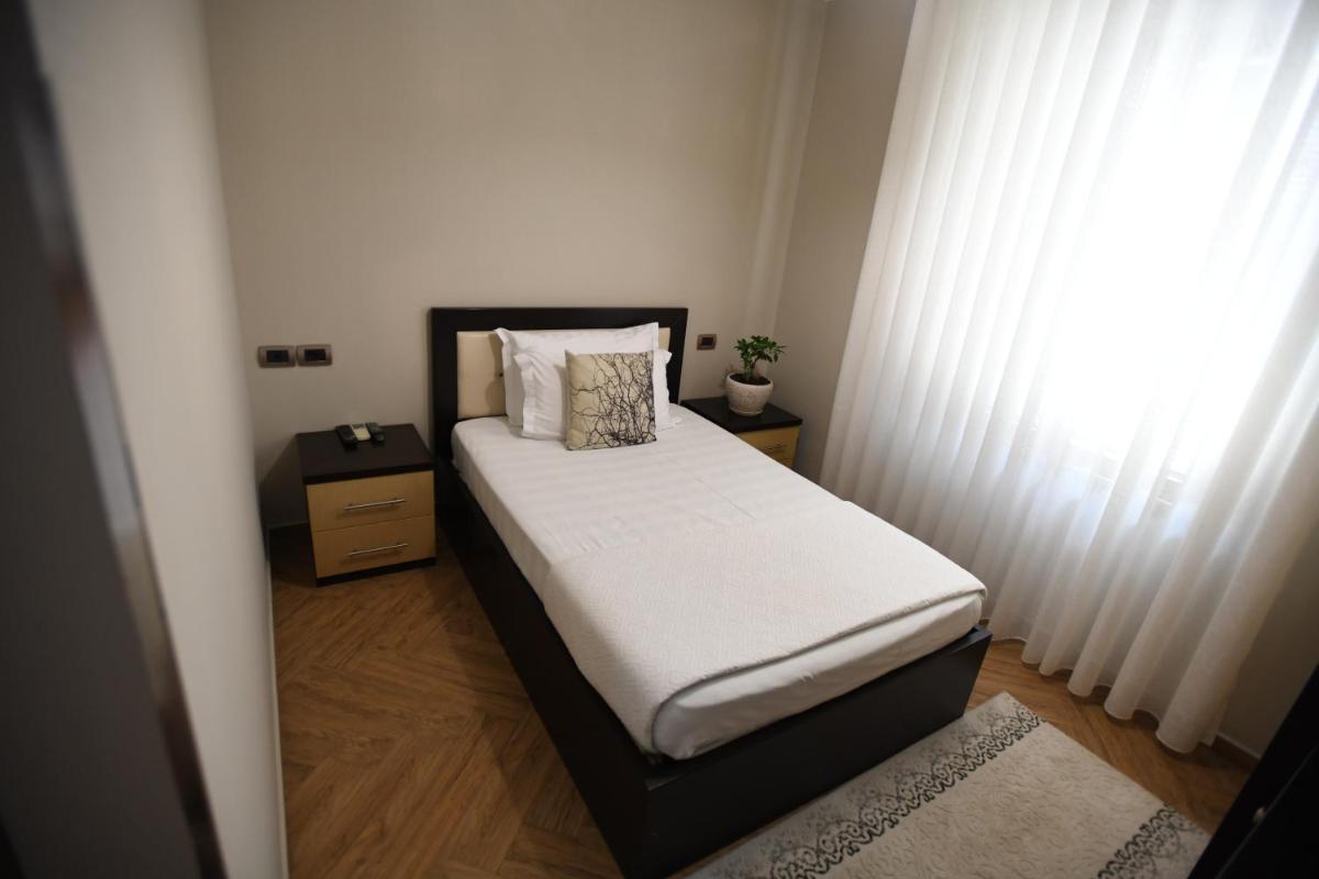 Hotel Gega - Housity