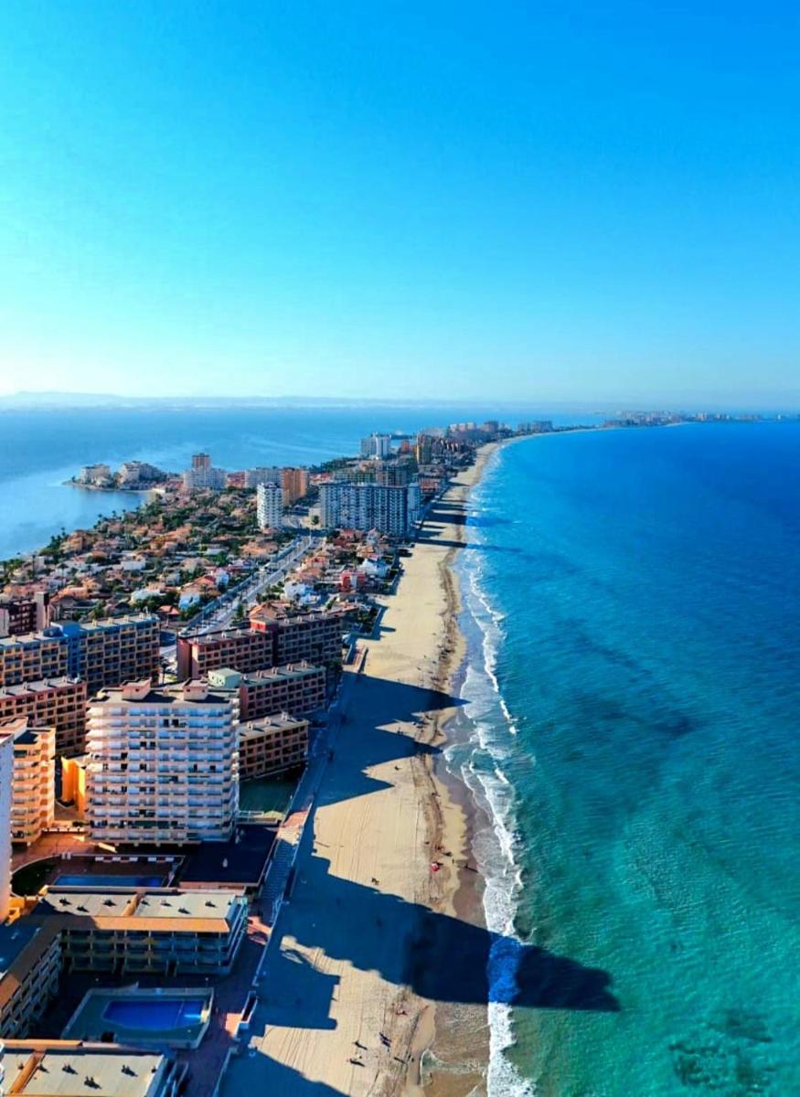M&G Cozy Studio Apartment -beachfront,WIFI,AirCon,FullyEquipped - Housity