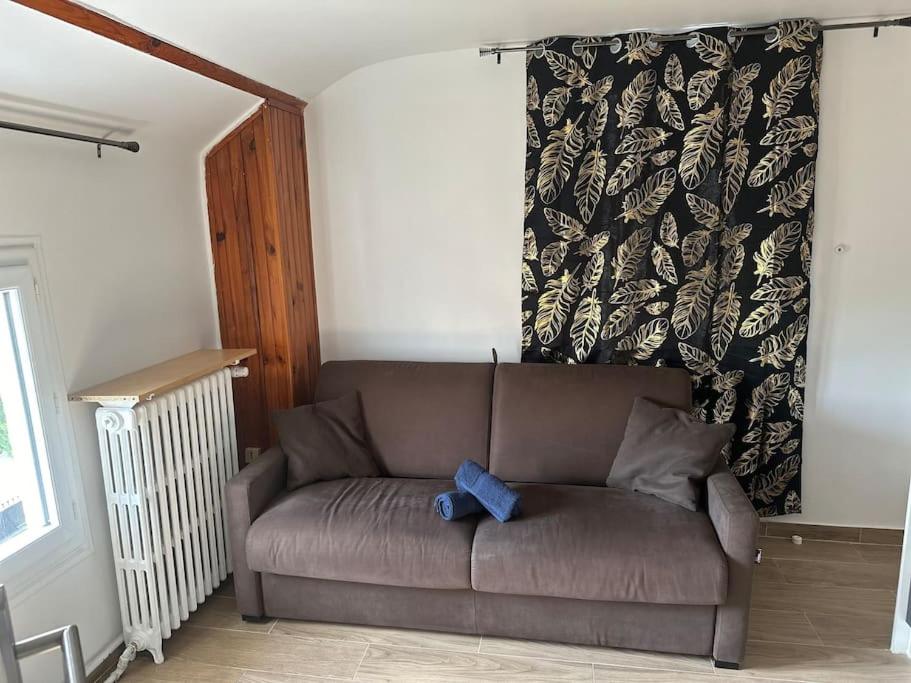 Studio very close to ligne 13 tram 5 Saint-Denis - Housity
