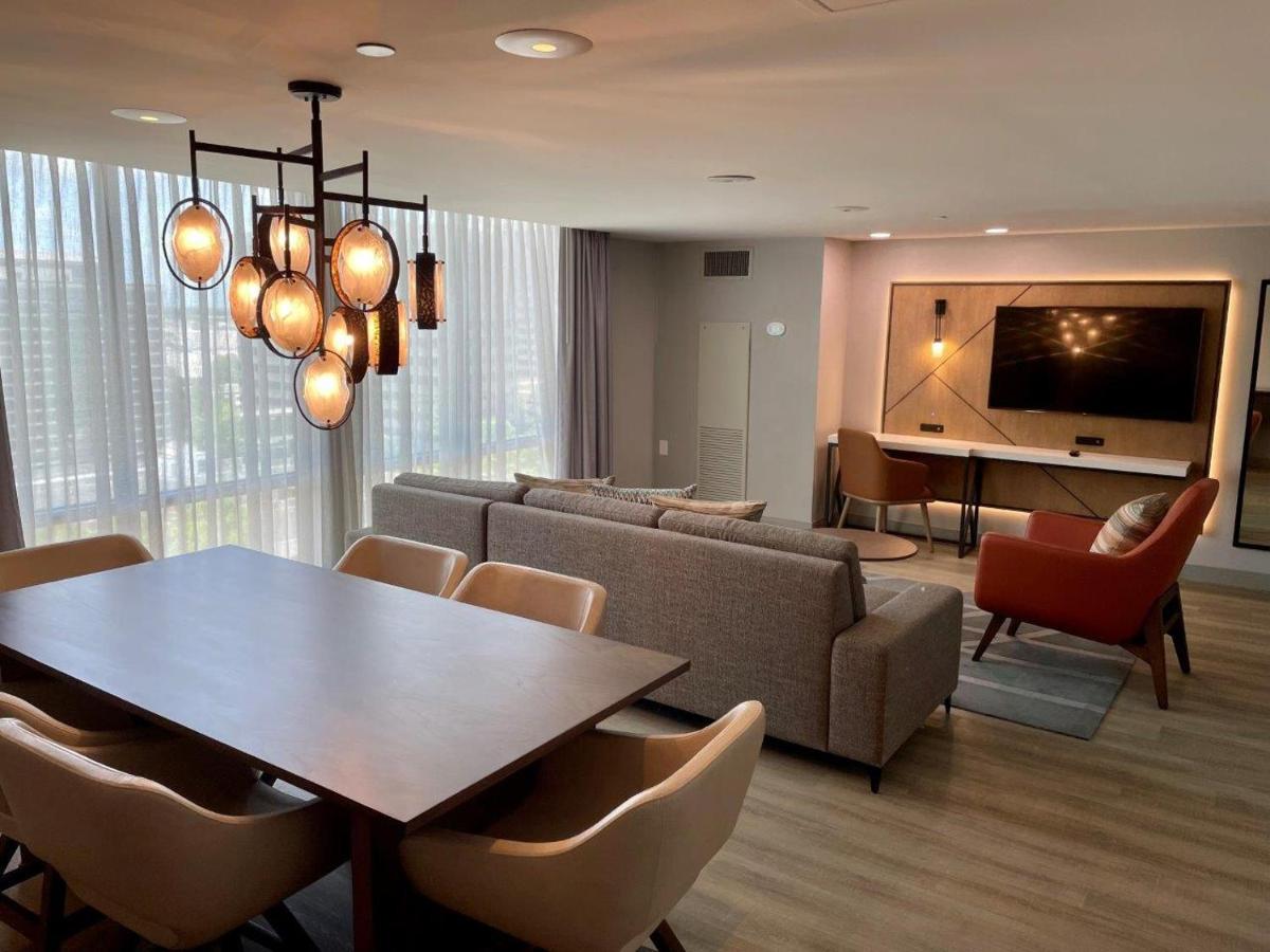 Houston Marriott North - Housity